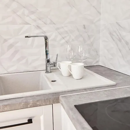 Apartment Жк Пятая Жемчужина, Кадорр Архитекторская,Таирова 1 Ком Odesa