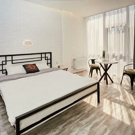 Apartment Жк Пятая Жемчужина, Кадорр Архитекторская,Таирова 1 Ком Odesa