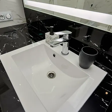 Жк Пятая Жемчужина, Кадорр Архитекторская,Таирова 1 Ком Apartment *